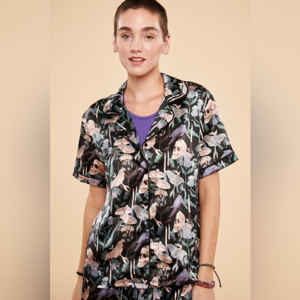 Earthbound Mystic Woods Silky Sleep Pajama Set, Shirt + Shorts, Medium, NWT